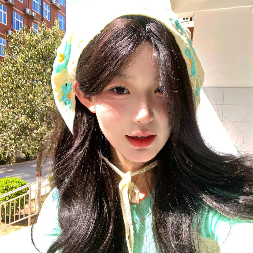 女警出更 海报
